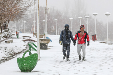 بارش برف در همدان