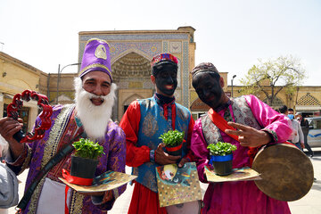 نوروزخوانی و نمایش سیاه بازی در شیراز