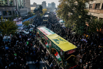 Funeral por mártires desconocidos en Teherán