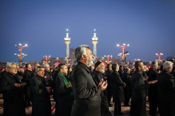 “Jotbe Jani” en el santuario del Imam Reza (P)