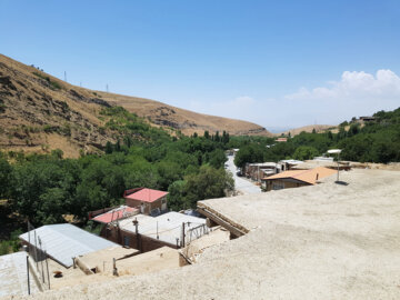 «ملحمدره» روستای پلکانی و بهشتی گمشده در غرب ایران