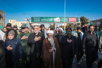 Iran : enterrement des corps de soldats martyrs inconnus à Yazd