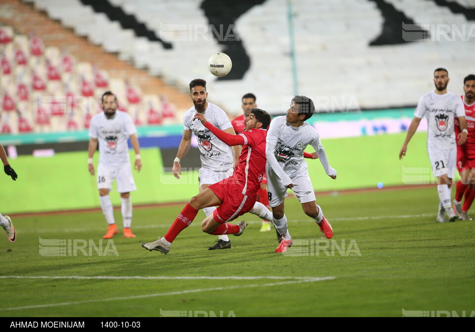 دیدار تیم های فوتبال پرسپولیس و ذوب آهن اصفهان