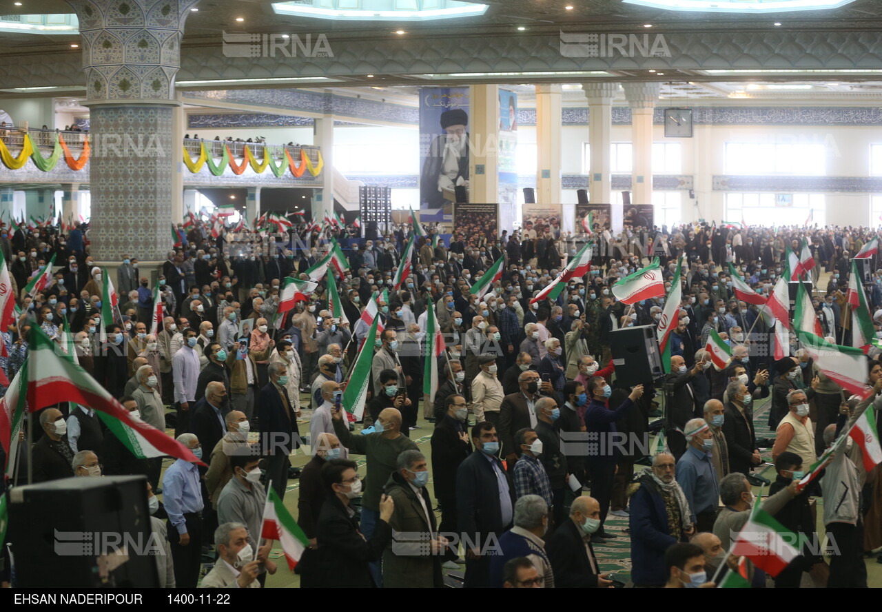 حضور رئیس جمهور در نماز عبادی - سیاسی جمعه تهران 22 بهمن 1400