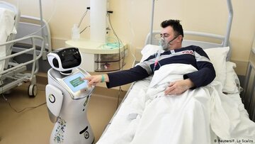 استفاده از ربات‌ها برای مقابله با کرونا در سال ۲۰۲۰
