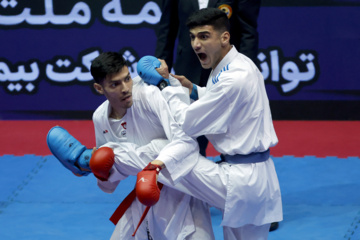 Téhéran (IRNA)-La première semaine du deuxième tour de la Super Ligue de Karaté des Clubs Masculins s'est tenue ce samedi soir (7 décembre 2024) à la salle de volley-ball Hijab de Téhéran. 