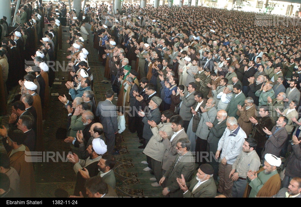 نماز عبادی سیاسی جمعه به امامت مقام معظم رهبری  ۲۴ بهمن ۱۳۸۲