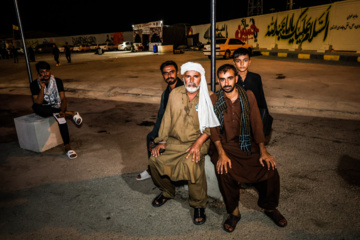 Foreign Pilgrims of Arbaeen at the Iran-Iraq Border