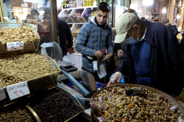 Compras para la noche de Yalda en Teherán