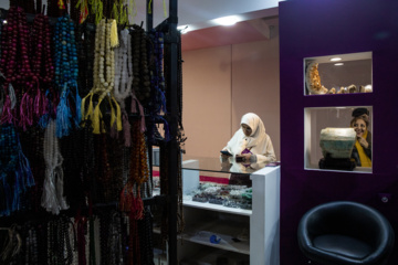 Retour en image de la 16ᵉ exposition de l'or, de l'argent, des bijoux, tenue à Téhéran, capitale iranienne 