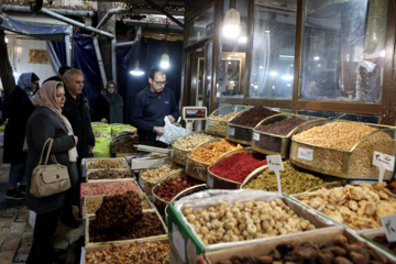 Compras para la noche de Yalda en Teherán