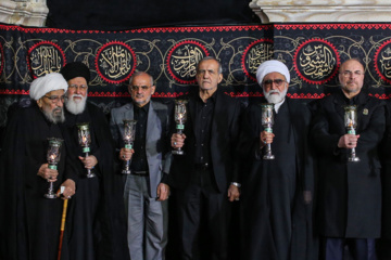 “Jotbe Jani” en el santuario del Imam Reza (P)