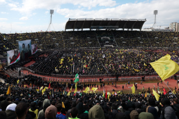 En images : les temps forts des funérailles des martyrs Nasrallah et Safieddine