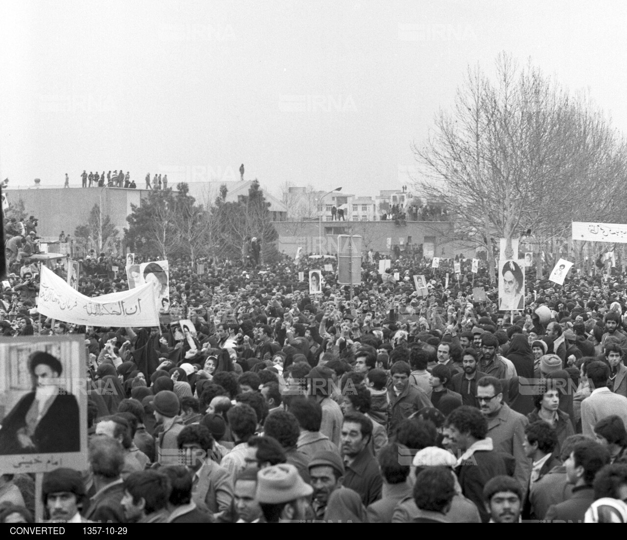 مروری بر روزهای انقلاب - راهپیمایی مردم در روز اربعین 29 دی 1357