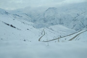 زیبایی‌های برف در مناطق روستایی میاندوآب‌