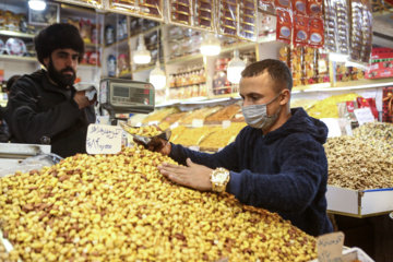 Compras para la noche de Yalda en Teherán