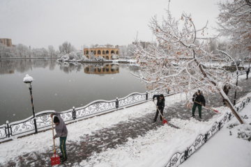 Caída de nieve otoñal en Tabriz