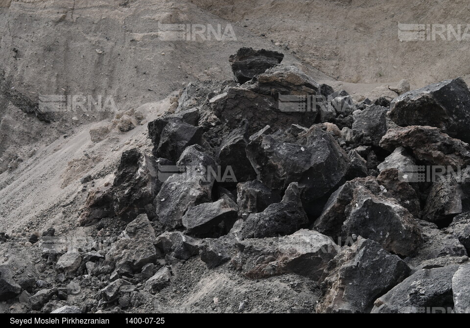 تولید سنگ پا در روستای قزلجه‌کند قروه