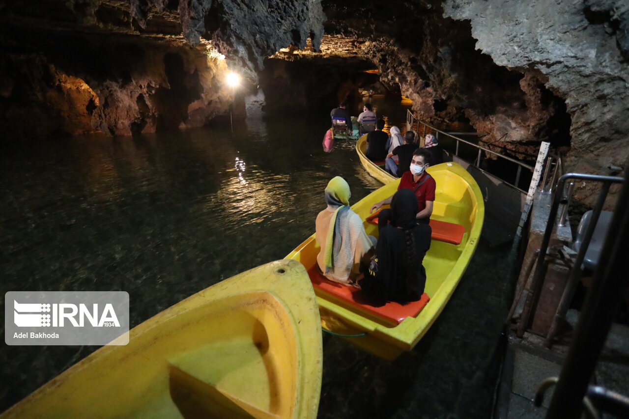 ۳۰ هزار گردشگر نوروزی از غار علیصدر دیدن کردند