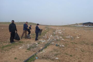 حاشیه روستای «گل‌سليمان آباد» میاندوآب در آستانه روز طبیعت پاکسازی شد