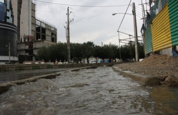 بارندگی وآب گرفتگی در خیابان های سمنان