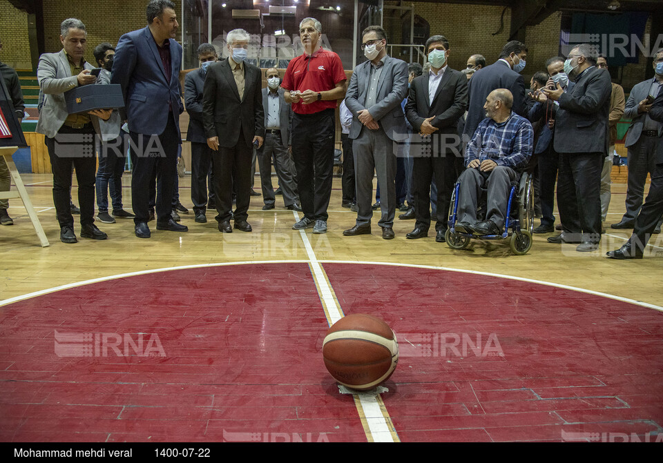 حضور وزیر ورزش و جوانان در محل تمرینات تیم بسکتبال لیگ برتری شیمیدر قم