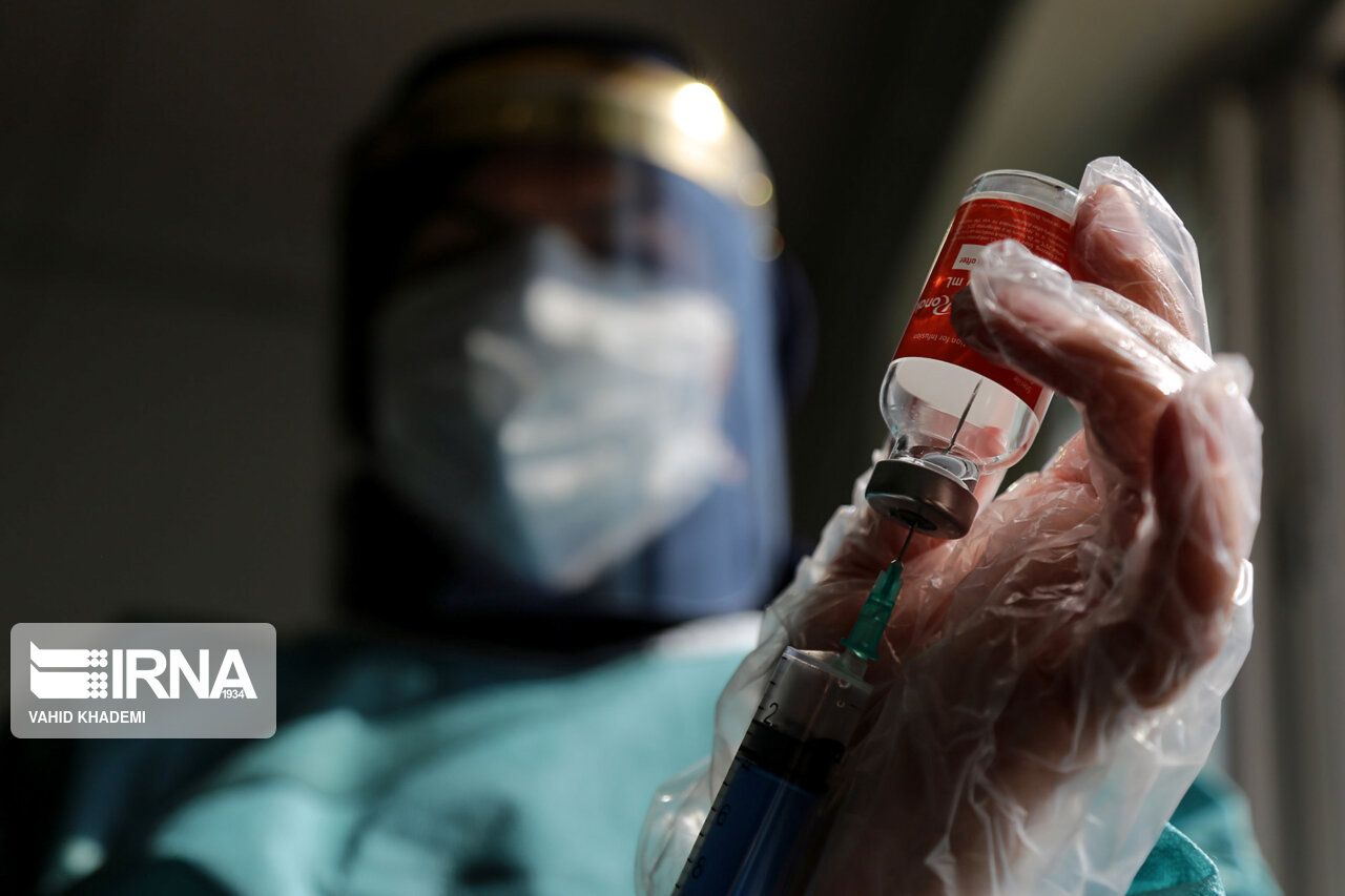 رکورد واکسیناسیون کرونا در دانشگاه علوم پزشکی استان سمنان شکست