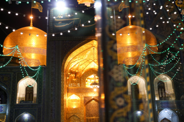 L'ambiance du sanctuaire de l'Imam Reza (P) à la veille de l’anniversaire de la bienheureuse naissance du très vénéré Imam Ali (P)