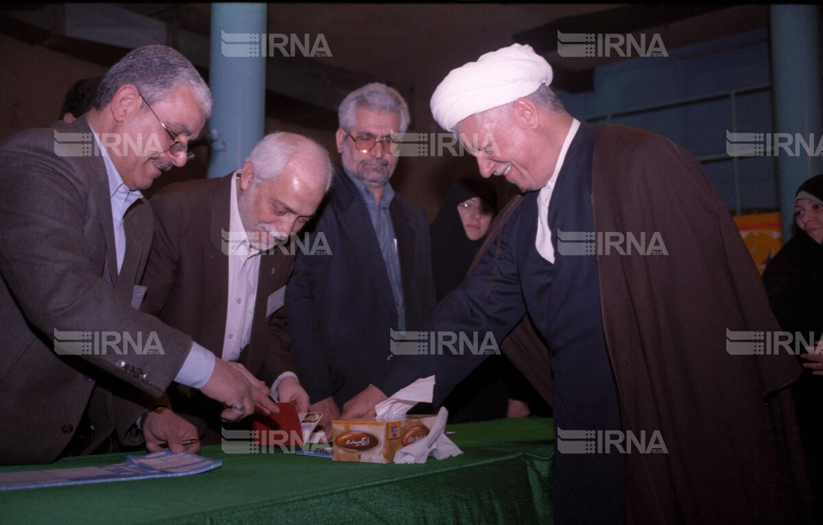 هفتمین دوره انتخابات مجلس شورای اسلامی - حضور آیت الله اکبر هاشمی رفسنجانی