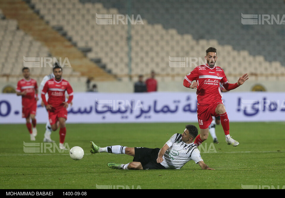 دیدار تیم فوتبال پرسپولیس و نفت مسجدسلیمان