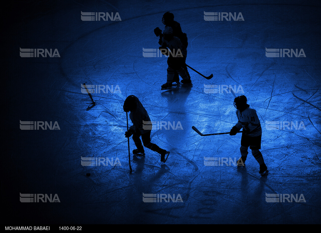 تیم ملی هاکی روی یخ زنان ایران