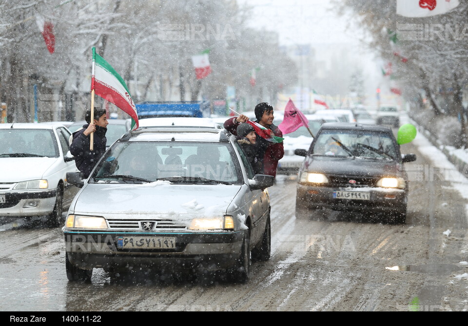 حضور دهه نودی‌ های اردبیل در جشن انقلاب