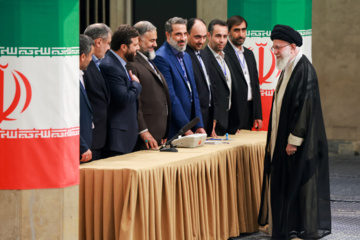 Supreme Leader casts his vote in Iran’s runoff presidential election