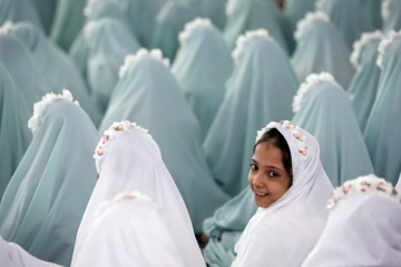 Iran : La « fête des anges » au sanctuaire de l'Imam Reza (P)