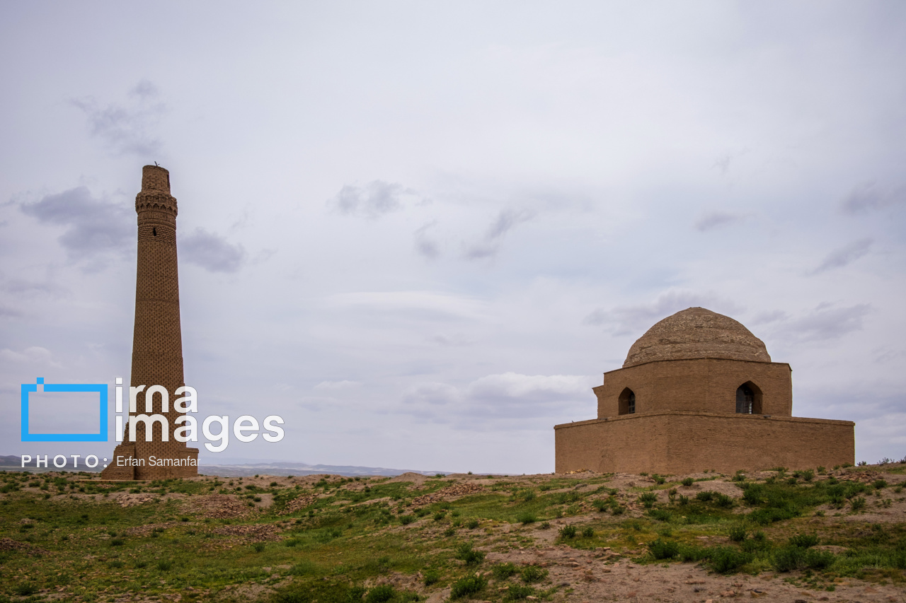 گردشگری در خراسان رضوی، آرامگاه امیر ارسلان جاذب در فریمان