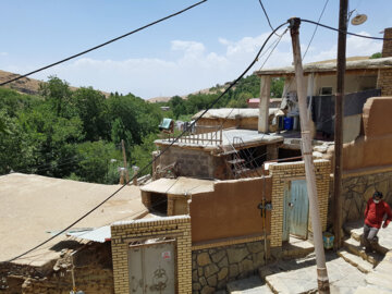 «ملحمدره» روستای پلکانی و بهشتی گمشده در غرب ایران