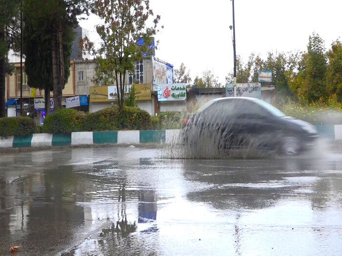 سامانه بارشی در اصفهان، تخلیه آلایندگی‌ها و لغزندگی جاده‌ها