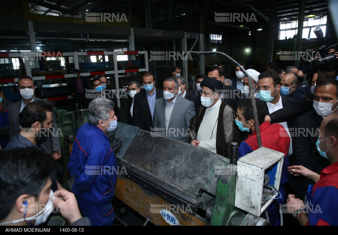 سفر رییس جمهوری به استان سمنان - بازدید از کارخانه تولید لوازم خانگی سنگرکار در مهدیشهر