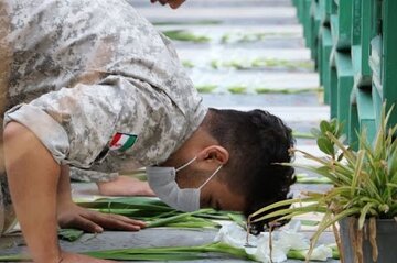 گلزار شهدای هشت سال دفاع مقدس در البرز گلباران شد