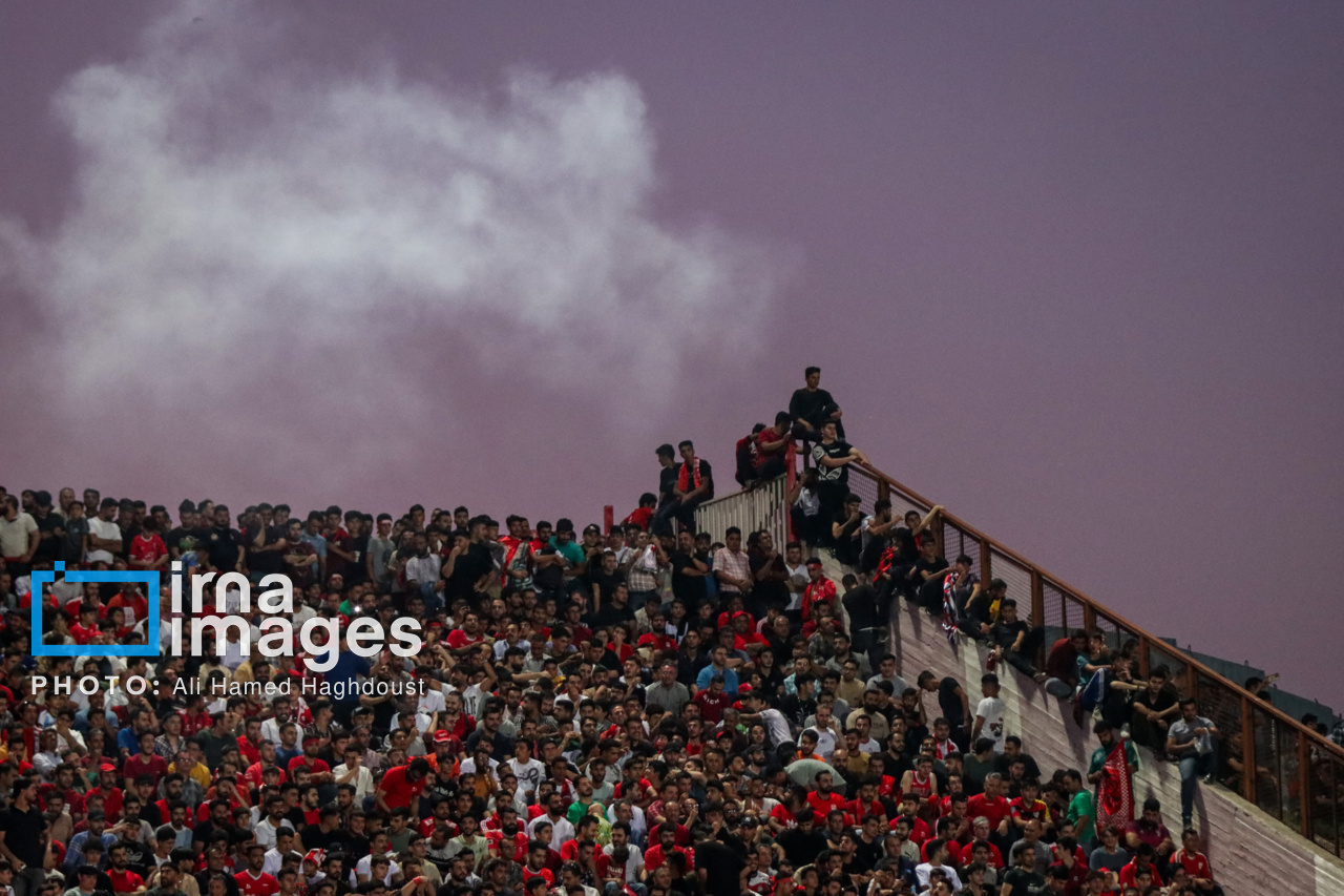 لیگ برتر فوتبال- تراکتور و پرسپولیس