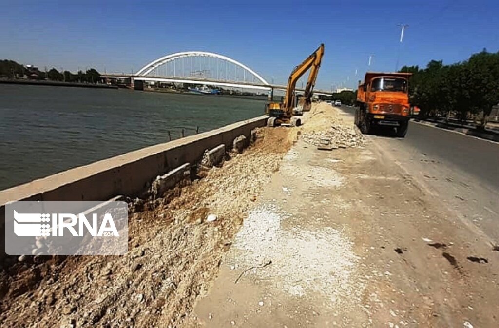 فاز نخست پروژه ساحل‌سازی رودخانه کارون خرمشهر آغاز شد