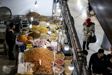 Compras para la noche de Yalda en Teherán