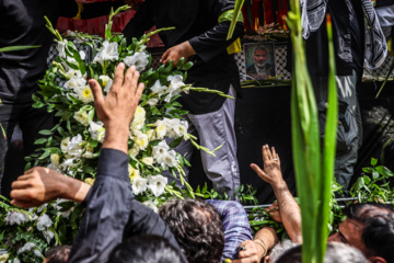 Multitudinario funeral del mártir Haniya en Teherán