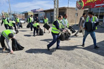 پاکسازی ورودی میاندوآب از زباله