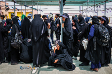 Foreign Pilgrims of Arbaeen at the Iran-Iraq Border