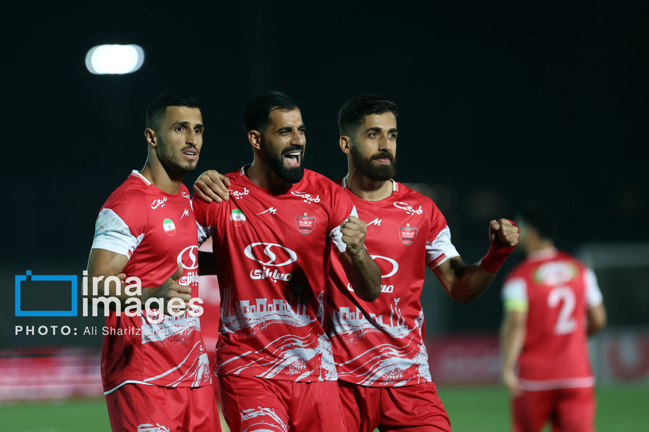 لیگ برتر فوتبال - پرسپولیس و آلومینیوم اراک