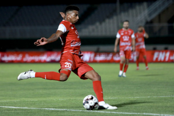 Premier Football League; Persepolis versus Zob Ahan