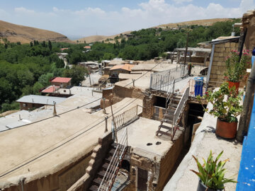 «ملحمدره» روستای پلکانی و بهشتی گمشده در غرب ایران