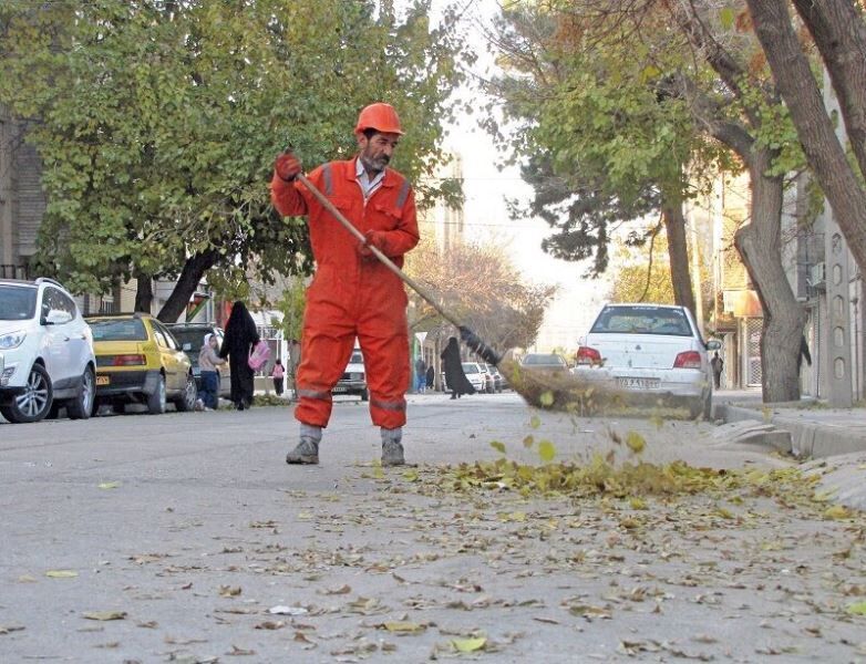 پنج پاکبان شهرداری شوشتر دچار گرمازدگی شدند