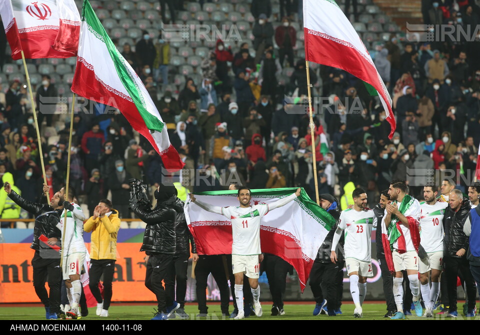 شادی در ورزشگاه آزادی پس از صعود به جام جهانی ۲۰۲۲ قطر